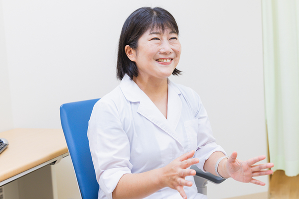 赤尾見春院長 新城・新作こどもクリニック2