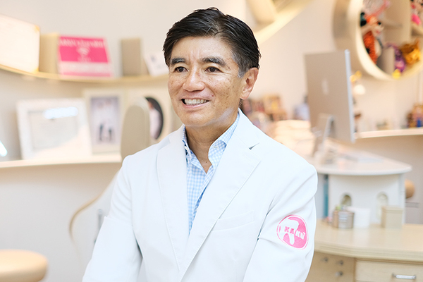 賀久浩生院長 スーパースマイル国際矯正歯科　代々木上原オフィス2