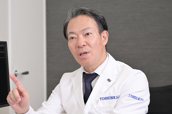 吉田智彦統括院長 世田谷リウマチ膠原病クリニック　新宿本院2