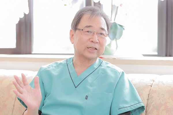 秋田彰一院長 あきた産科婦人科クリニック2