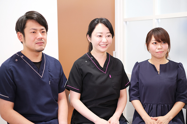 高橋英子院長、有田美江先生、藤野紘亘先生 けやき歯科醫院北柏2