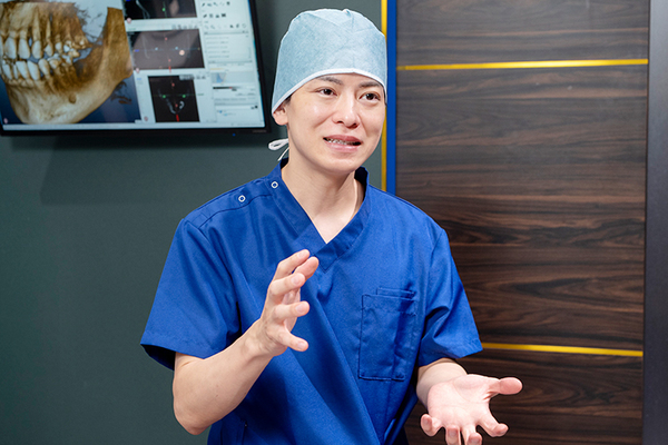 野村知史副院長 AKAZA DENTAL CLINIC2