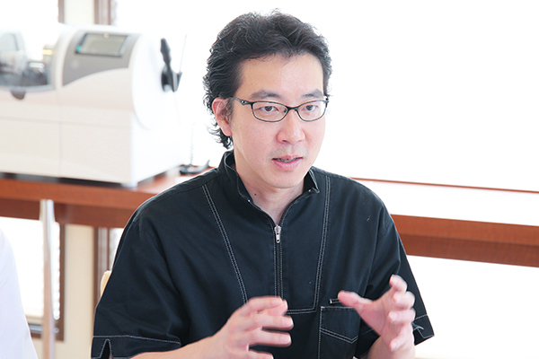 黒川輝将院長、黒川朱絵副院長 アートデンタルクリニック2