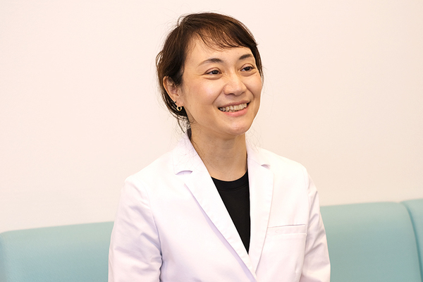 香野友帆院長 新宿四谷腎・泌尿器クリニック2