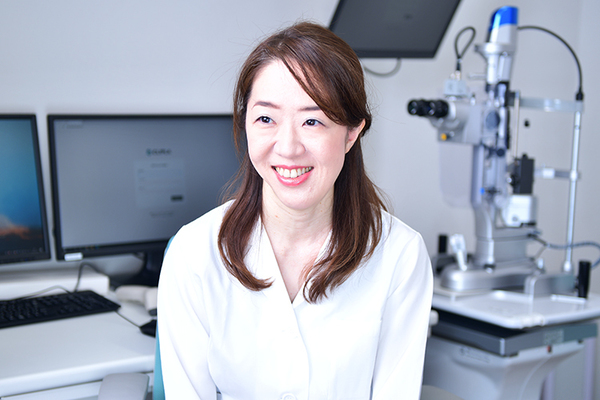 安積祐実院長 あづみ眼科クリニック3