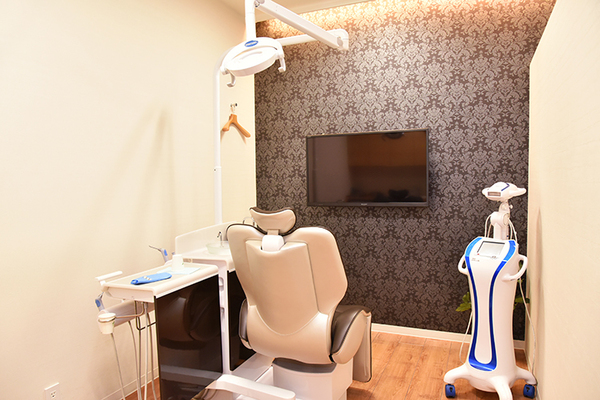 勝部寛院長 淀屋橋勝部歯科3