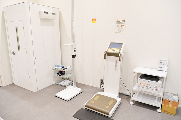 本郷洋一郎院長 サルスクリニック有明3