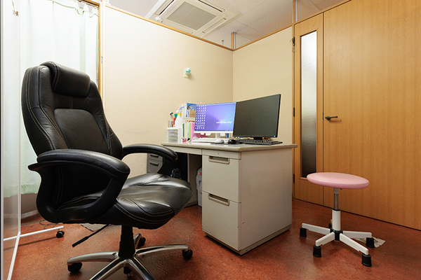 小泉美智子院長 医療法人社団蛍仁会 東元町内科クリニック3