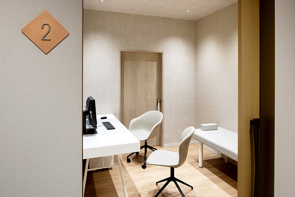 新井繁幸院長、新井祐子副院長 東新宿あらい内科クリニック3