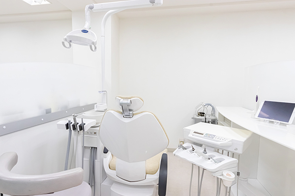 小宮山仁敬院長、星山菜穂子先生 FDOこみやま歯科3