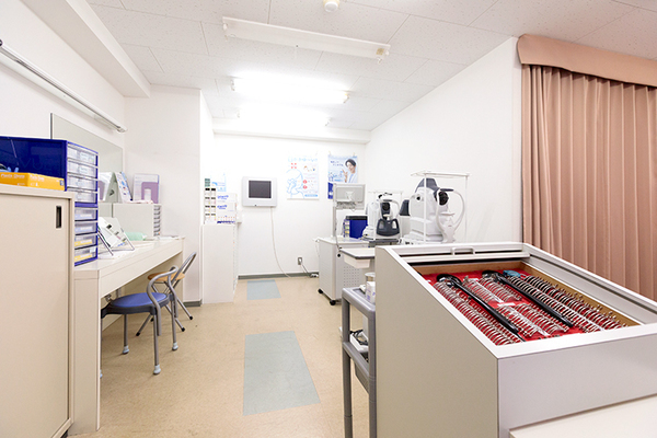 川越真美院長 かわごえ眼科3