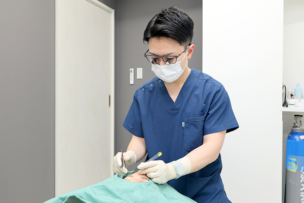 柳原一隆院長 樹のひかり形成外科・皮ふ科 橿原八木院3