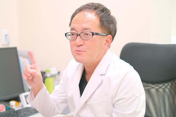青木朝海院長 ほまれクリニック3