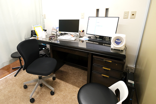 畔越陽子院長 染地三丁目クリニック3