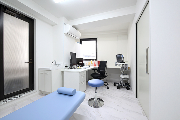 神川康也院長 下北沢DOクリニック3