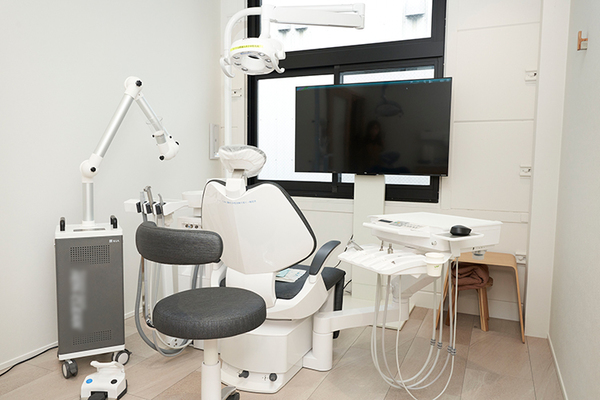 松下登院長、松下真美副院長 湊デンタルオフィス3