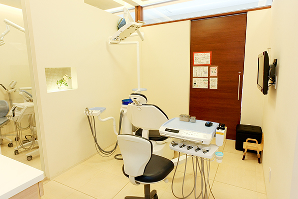西堀慎祐副院長 にしぼり歯科クリニック3