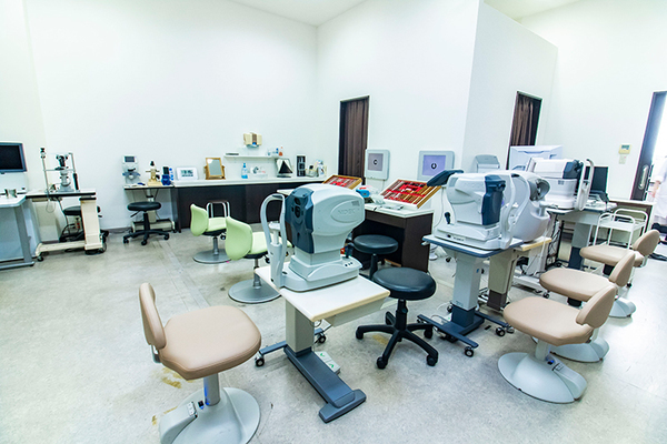 小嶌洋史院長 こじま眼科3