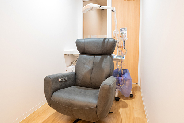 田中滋也院長、田中秀明副院長 田中脳神経外科・頭痛クリニック3