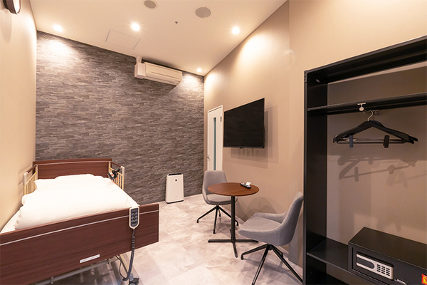 伴友弥院長 ILC国際腰痛クリニック名古屋院3