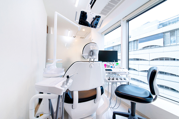 齋藤翔院長 あいおい歯科グループ 池袋駅前歯医者・矯正歯科3