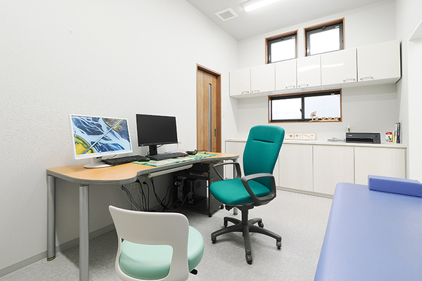 松本秀明院長、松本浩太朗先生 松本内科クリニック3