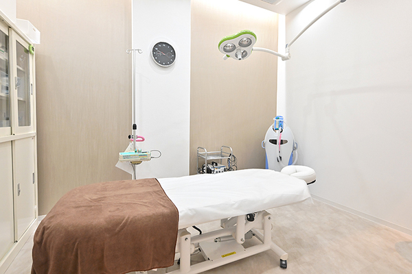山本周平院長 KOBE美容皮膚科西宮院3