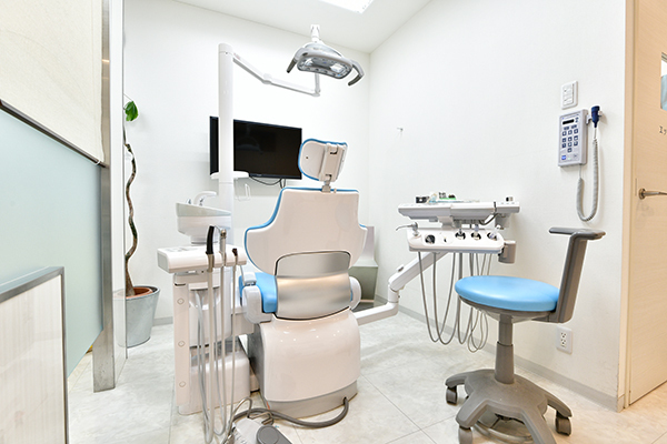 岩本忠士院長 いわし歯科3