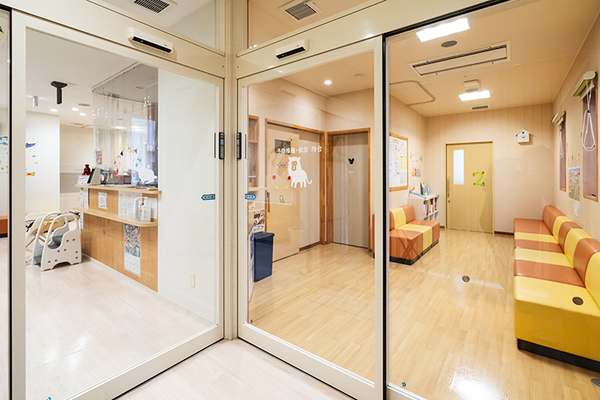 岡本学院長 かわつこどもクリニック3