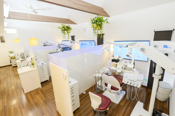 富永知穂院長 ひかり歯科クリニック3
