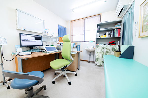 大島壮太郎院長、大島朋実さん 湘南茅ヶ崎よろづ診療所3