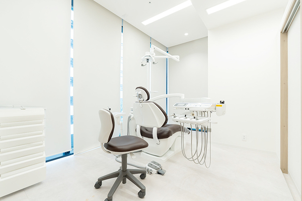 金海航院長 ザ・ホワイトデンタルクリニック 名古屋院3