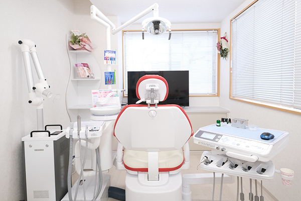 稲毛恵院長、吉野華苗先生 あしたばウェルケア歯科3