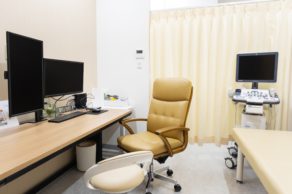 新井英二院長 ほんあつ胃腸科・内科クリニック3