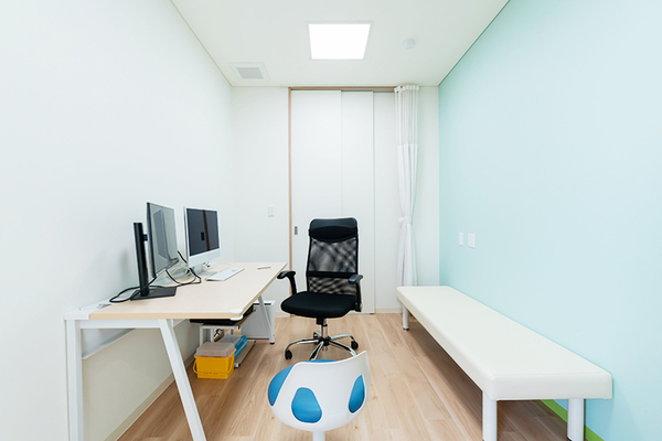 三輪剛士院長 さんまるキッズクリニック3