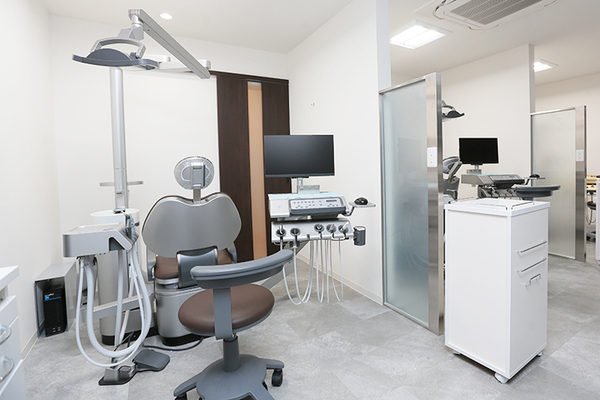 松岡秀院長 松岡歯科・矯正歯科3