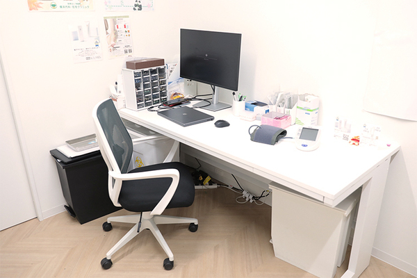 朝岡龍博理事長 横浜内科・在宅クリニック3