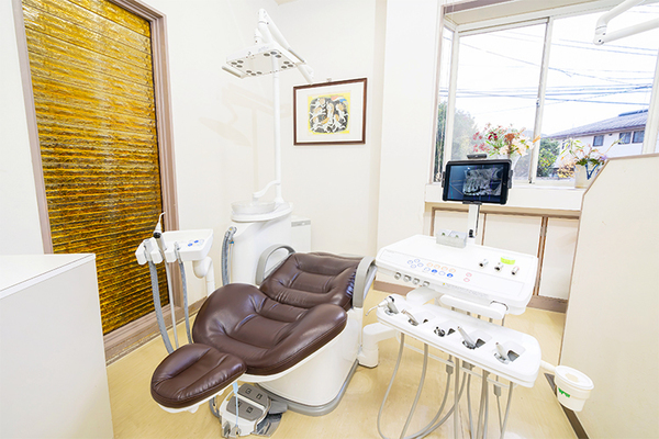 高田敬一院長、高田翔副院長、高田里美先生 高田歯科医院3