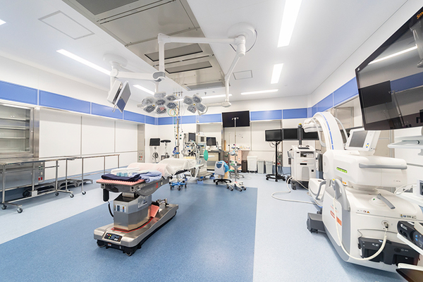 隈元真志院長、津田圭一副院長 福岡脊椎クリニック3