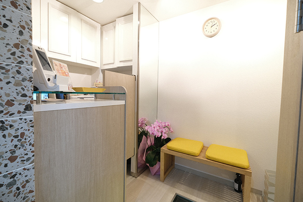 飯野真樹院長、飯野久子さん 下北沢チャームデンタルクリニック3