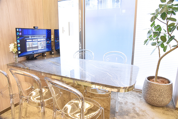 荒木泰博理事長、中村直人院長 リアム歯科クリニック市川3