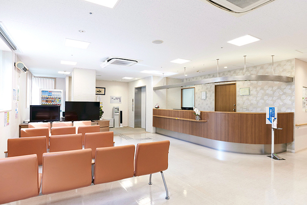 鈴木敦理事長、鈴木太院長、伊藤緑先生 阿佐谷すずき診療所3