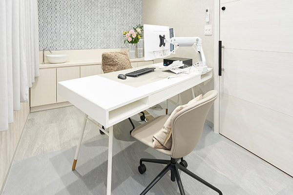 高橋朋穂院長 柿の木坂内科皮膚科クリニック3