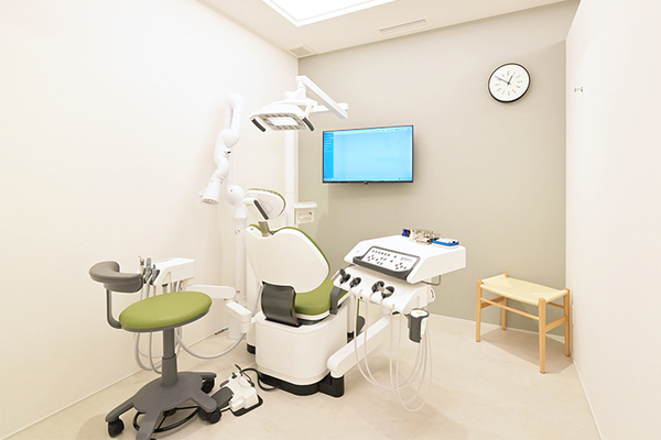 岡崎健院長 HALSA DENTAL CLINIC3