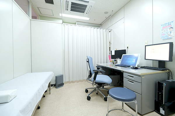 岡田航平院長 トルナーレ内科3