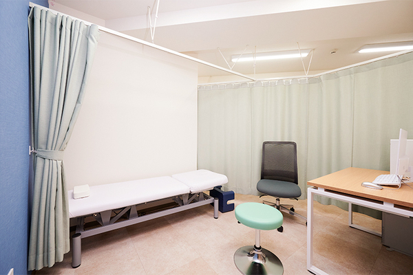 塩味達也院長、塩味由紀副院長 湘南ジンベエ皮膚科3