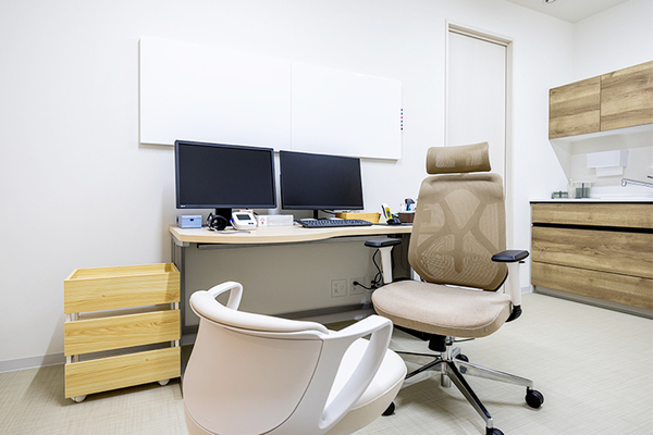 篠田繁博院長、篠田和宏副院長 しのだクリニック3