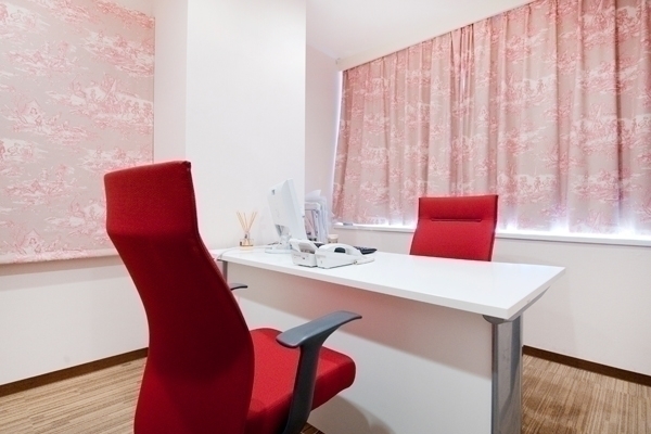 安保肇子院長 茅場町こころのケアクリニック3