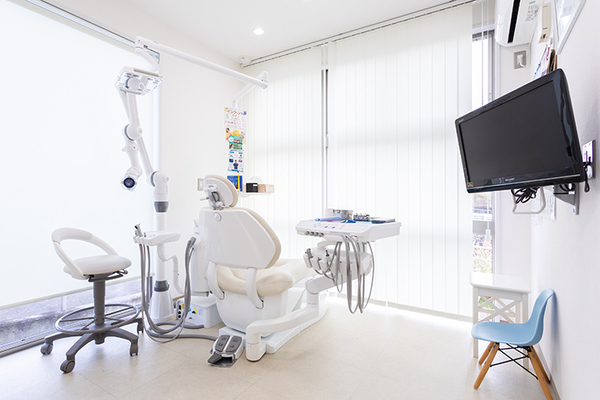 岡田淳院長 オカダデンタルオフィス3