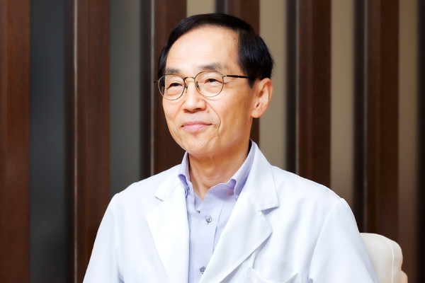 山本雅史院長 ユリクリニック3